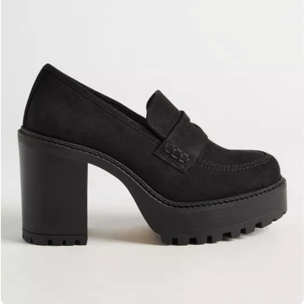 💥Sale💥NWOT Torrid Black Faux Suede Platform Loafers